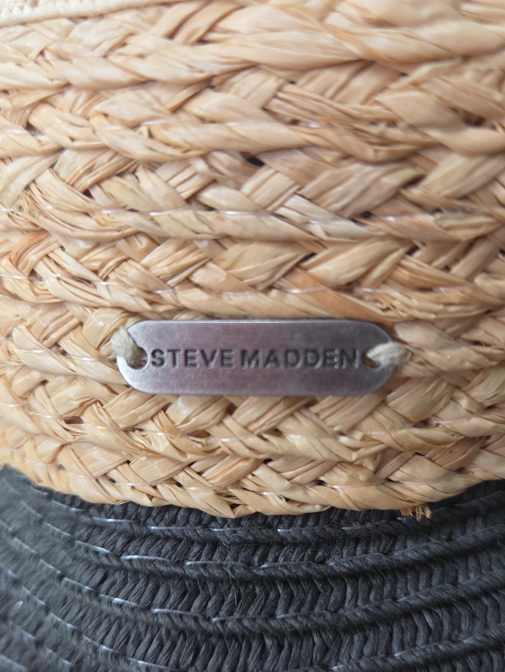 Steve Madden. Two-Tone Straw Sun Hat - Black and Natural